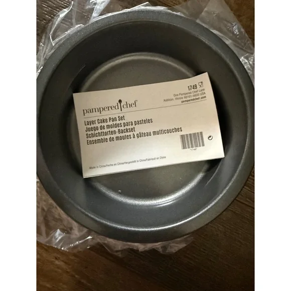 Pampered Chef Layer Cake Pan Set 4 Round Baking Pans Nonstick - Picture 1 of 8